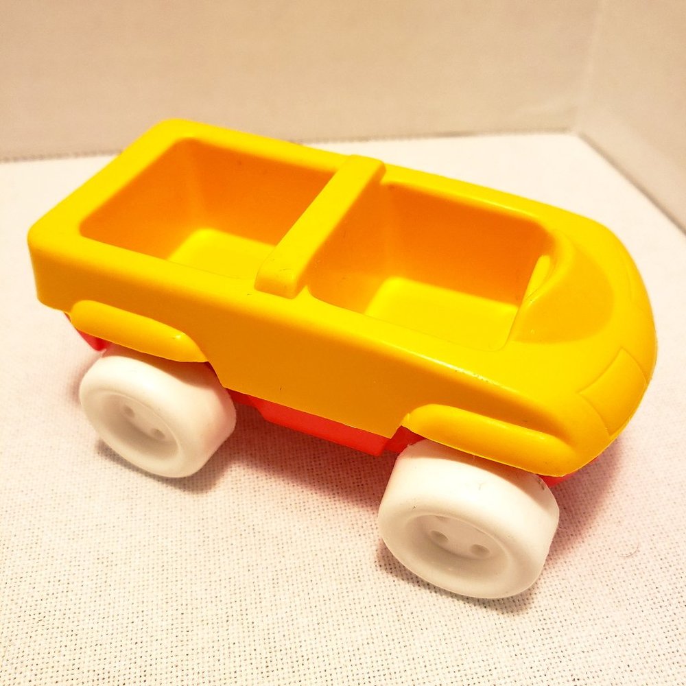 1981 CBS INC. YELLOW and RED CAR WHITE WHEELS - SESAME STREET TOY - TRUE VINTAGE